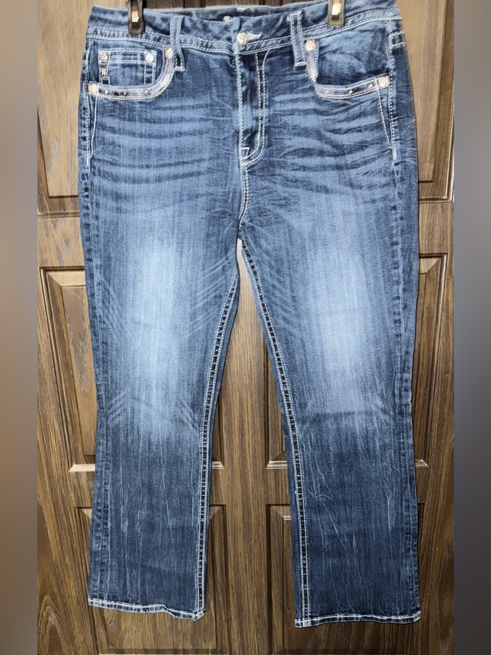 ✨ Miss Me Curvy Bootcut Jeans Size 33 – Embellished Rhinestone Denim ✨